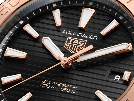 TAG Heuer Aquaracer Professional 200 Solargraph