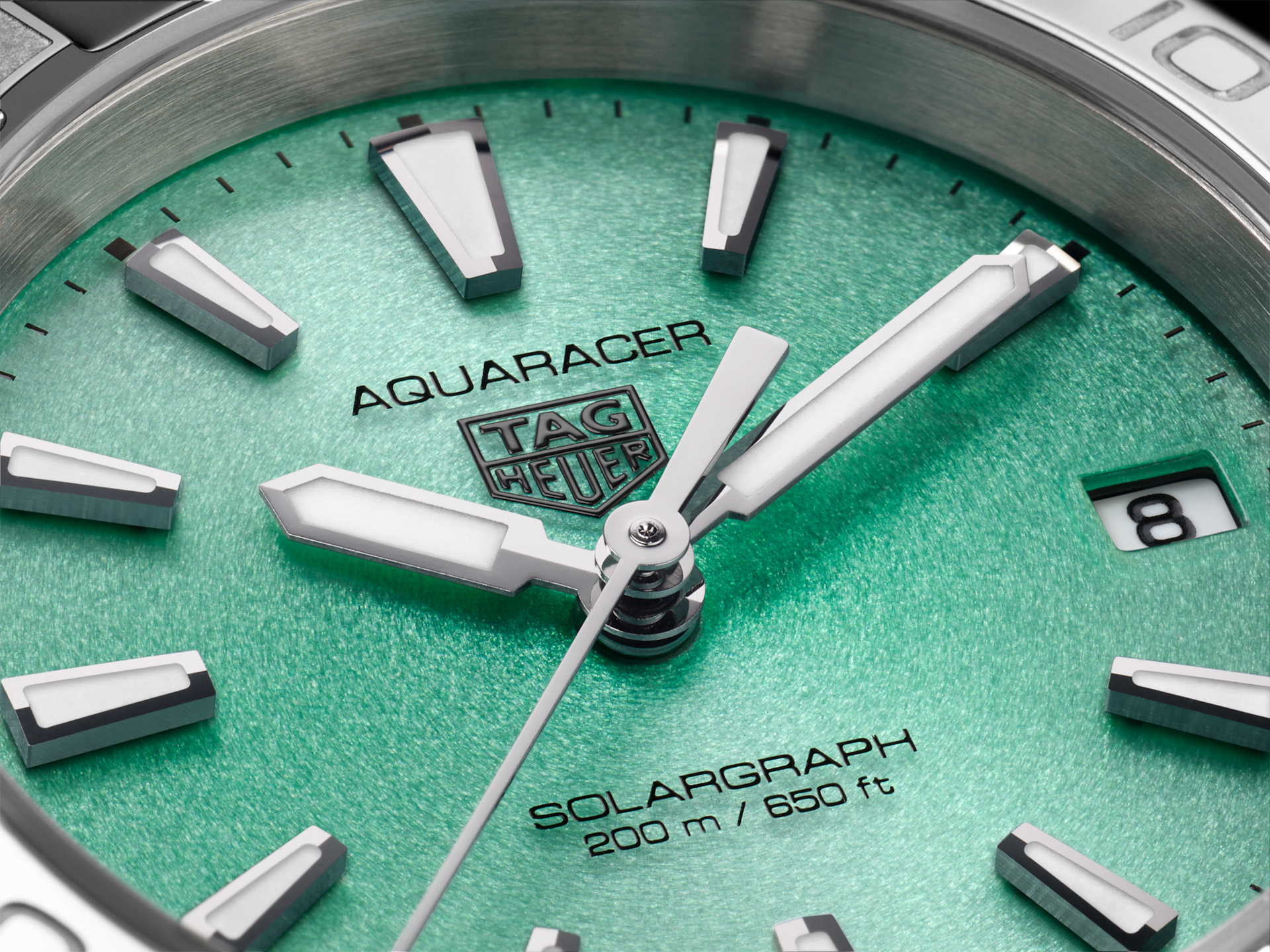 TAG HEUER AQUARACER PROFESSIONAL 200 SOLARGRAPH