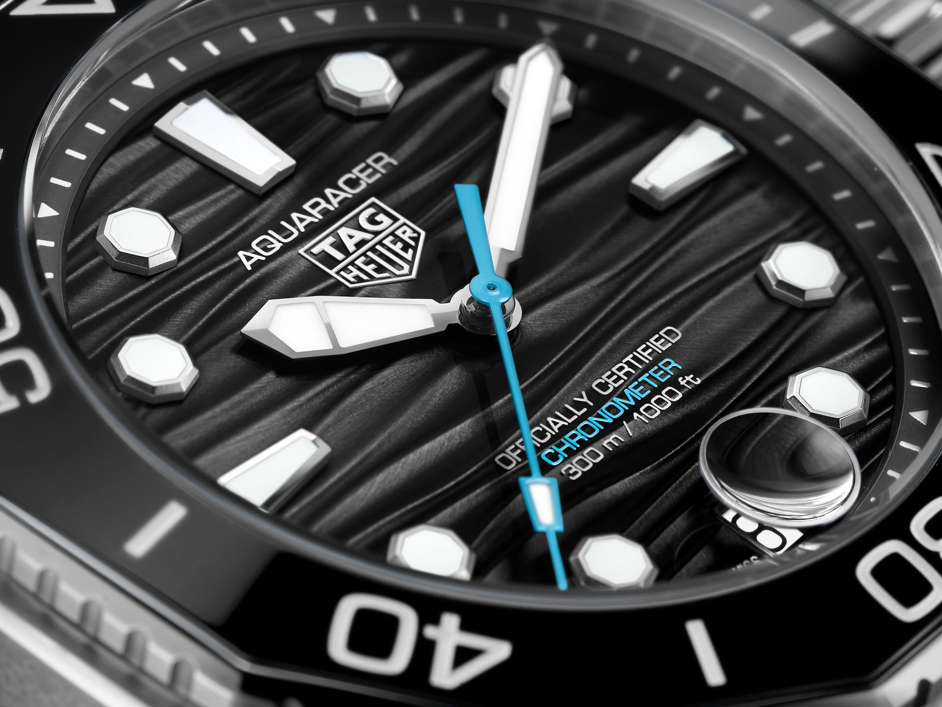 TAG HEUER AQUARACER PROFESSIONAL 300 DATE